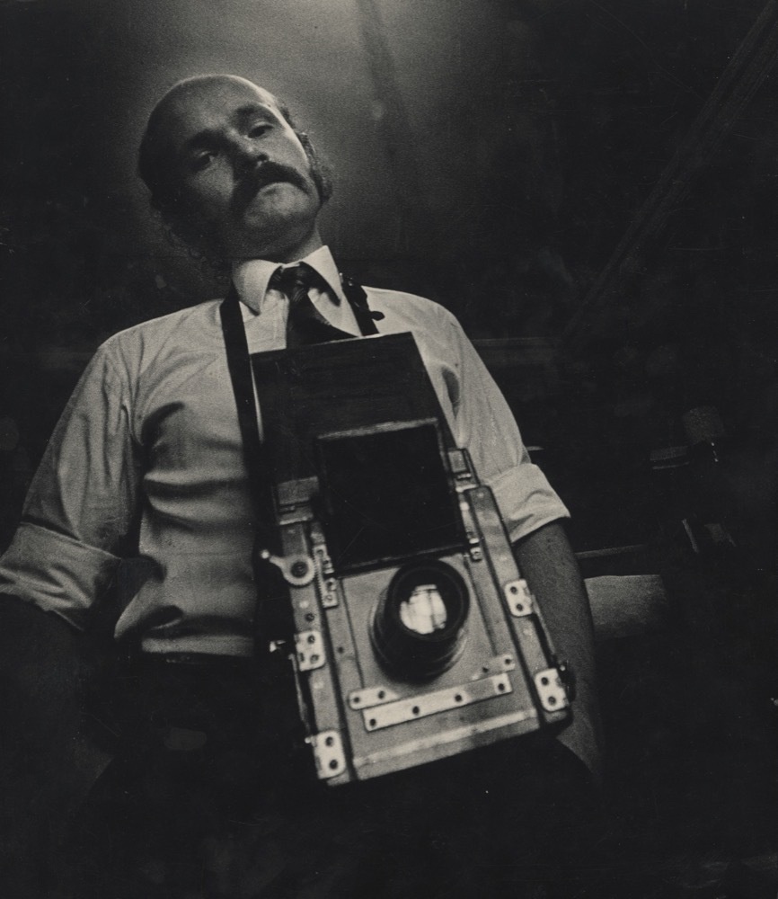 Портрет Александра Слюсарева, 1972 год. Выставка «Фотографы», видеолекция «Александр Слюсарев. Метафизика света» с этой фотографией.
