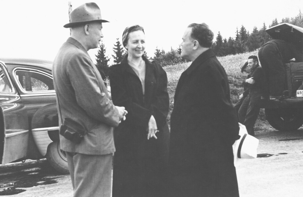 Фото "Цветков, Валентина Разумова-Хераскова, Илья Гинзбург в Карпатах ...