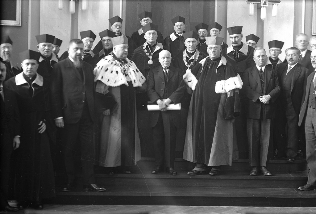 Участники торжества, декабрь 1935, Польша, г. Краков. В первом ряду четвертый слева – &nbsp;Карл Иванович Богданович.&nbsp;