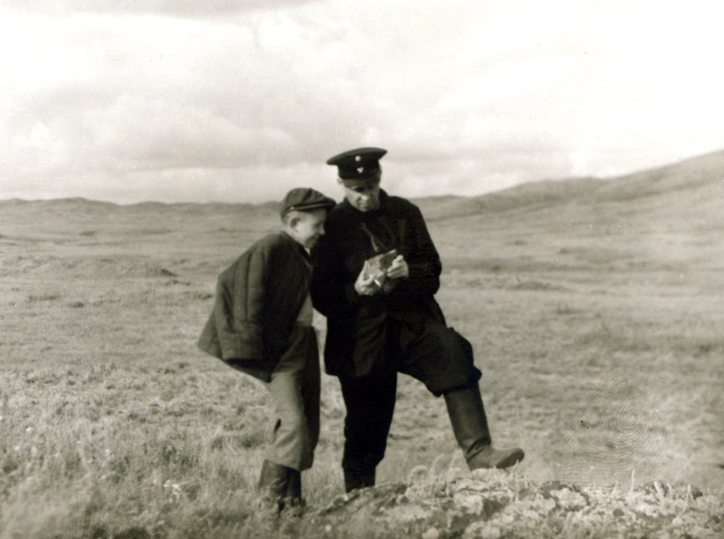 Геолог Николай Тупицын с сыном Николаем, 26 июля 1954, Казахская ССР. Калбинский хребет.