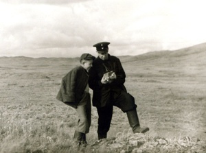 Геолог Николай Тупицын с сыном Николаем, 26 июля 1954, Казахская ССР. Калбинский хребет.