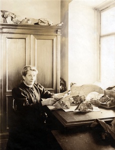 Палеонтолог, академик Всеукраинской академии наук Мария Васильевна Павлова, 1920-е. Московский университет.Выставка «Личное дело: женщины в образовании и науке России» с этой фотографией.