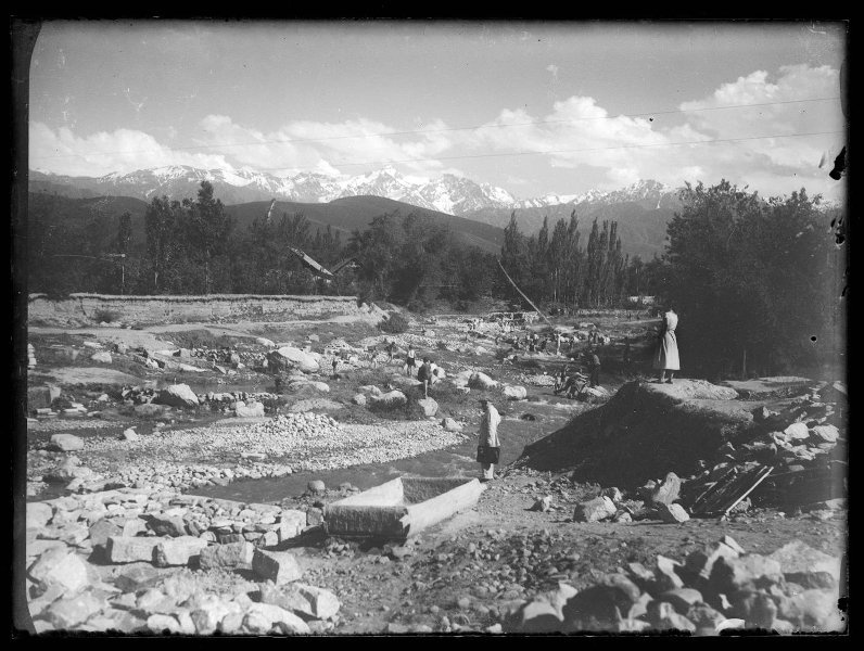 Фото "В горной долине", 1925 - 1939 - История России в фотографиях