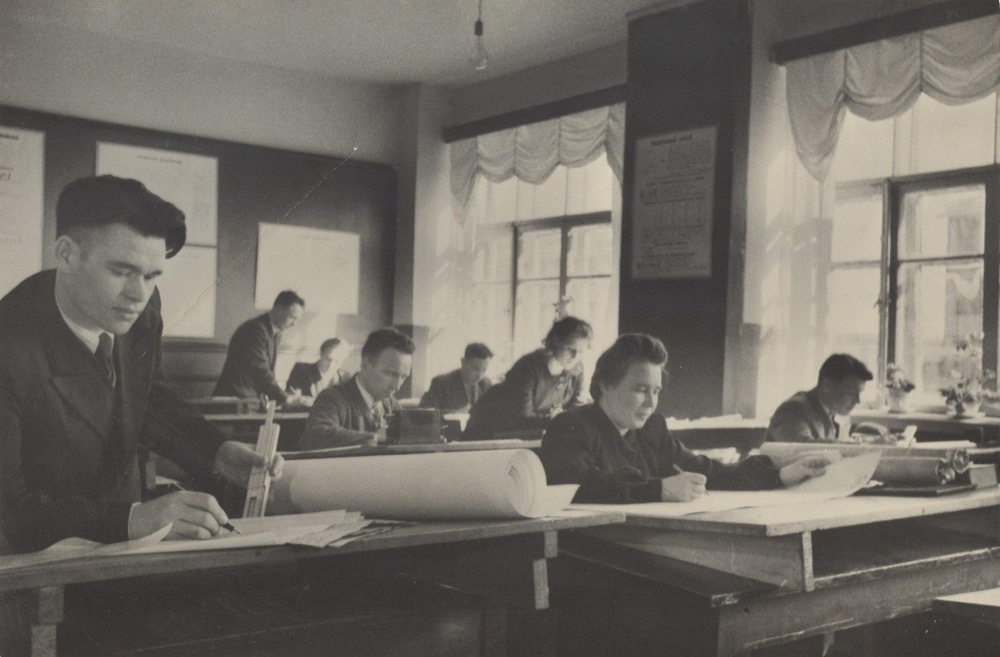 Фото \"В проектном институте\", 1930-е - История России в фотографиях