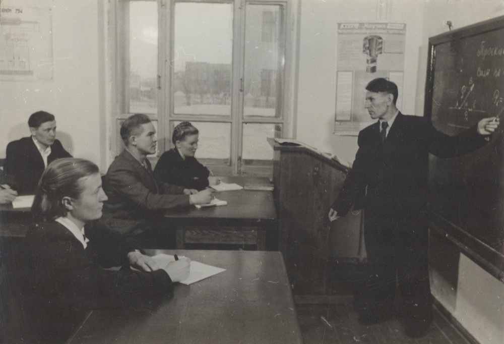 Школа рабочей молодежи, 1949 год