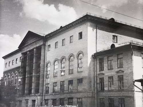 Главный фасад здания перед началом отделочных работ, 1953 - 1958, г. Москва