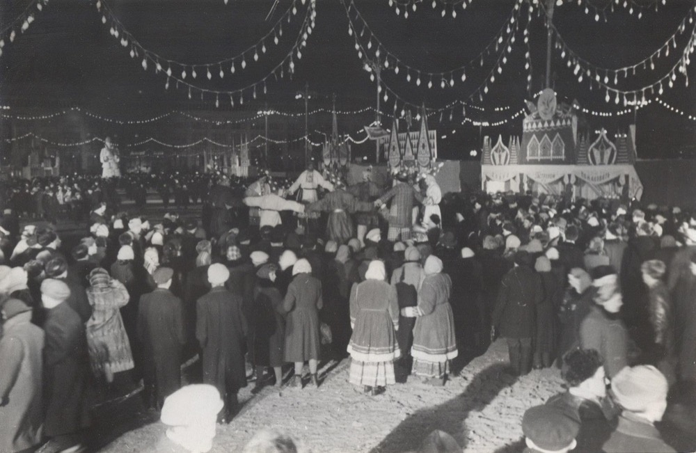 Русская зима. Масленица, 1958 год, г. Москва. Выставка «Зима в Москве» с этим снимком.