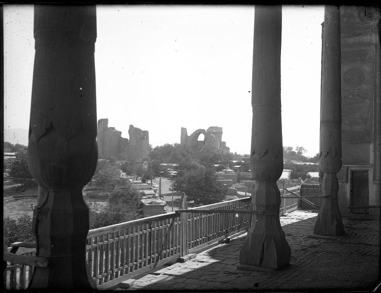 Фото "Вид на мечеть Биби-Ханым с айвана мечети Хазрет-Хызр", 1926 ...