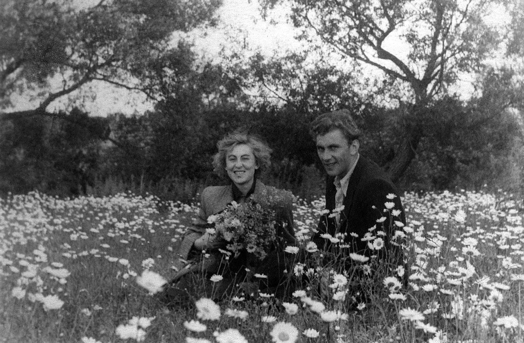 Родители, июнь 1953, Калининская обл., дер. Путилово. Марк Иванович и Светлана Федоровна Сосенковы.