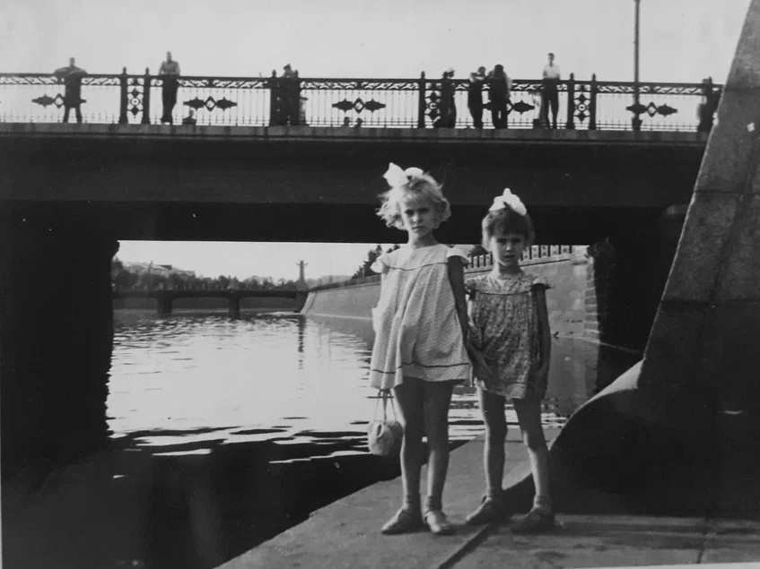 Харьков, июль 1962, г. Харьков. Лена и Марина Сосенковы.