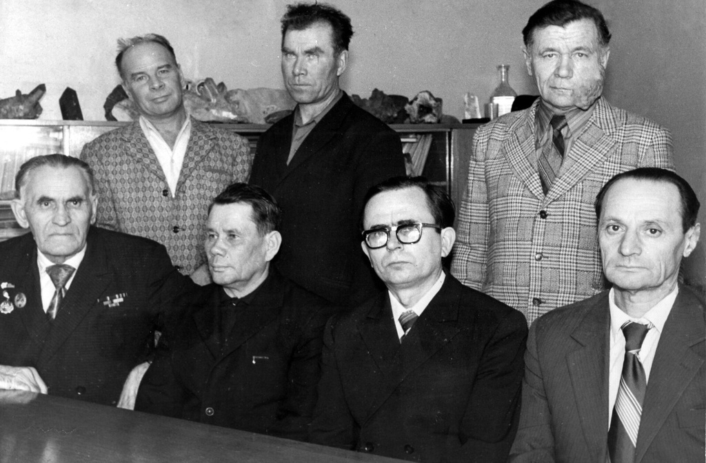 Ветераны войны, 1965 год. Сидит первый справа – петрограф Марк Фишман.