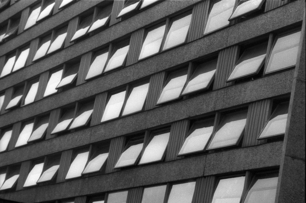 Фото "Окна. Гостиница «Юность»", 1 января 1950 - 30 декабря 1959, г ...