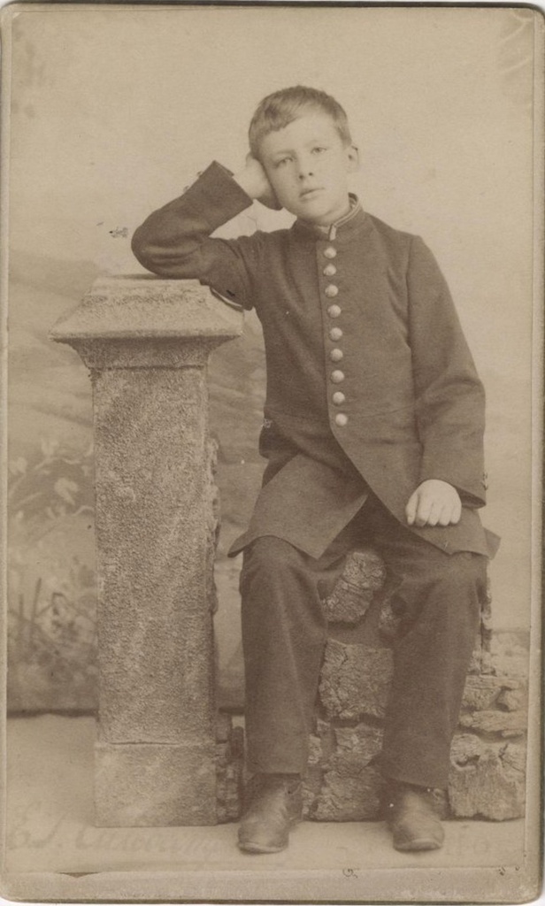 Портрет учащегося Ровенской мужской гимназии, 1894 - 1904, Волынская губ., г. Ровно