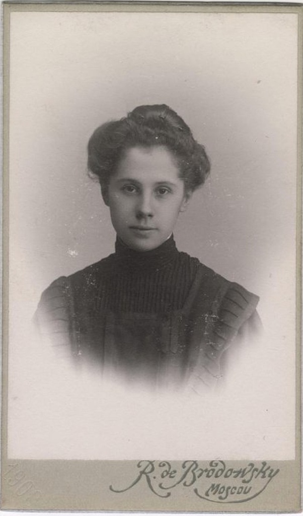 Портрет гимназистки Мироновой, 1908 год, г. Москва