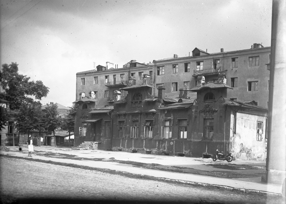 Нащокинский переулок, дом № 3, 1930-е, г. Москва. В 1933–1993 годах переулок назывался улица Фурманова.Видеолекция «Дома Булгакова в Москве» с этой фотографией.