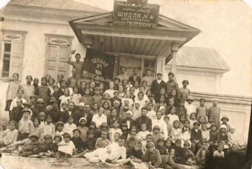 Фото "Татарская школа в Алма-Ате", 1920-е, РСФСР, Туркестанская АССР ...