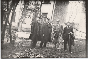 Михаил Булгаков, Владимир Долгорукий, Сергей Топленинов, Петр Васильев, 1920-е, г. Москва. Видеолекция «Дома Булгакова в Москве» и выставка «Михаил Булгаков» с этой фотографией.