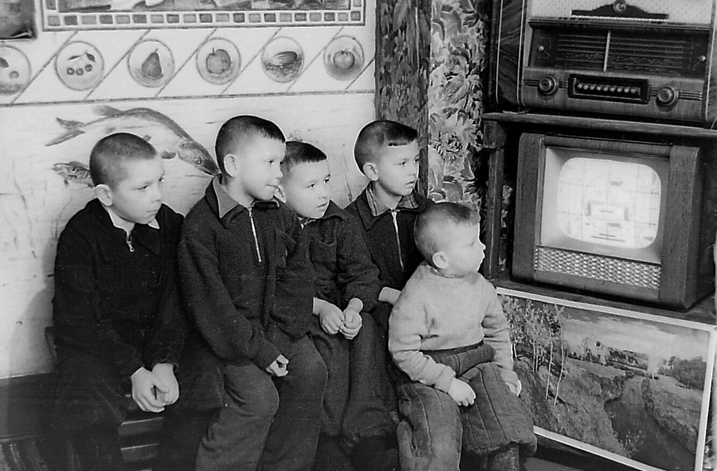 Фото \"«Скоро детская программа начнется»\", 1957 - 1959, Владимирская ...