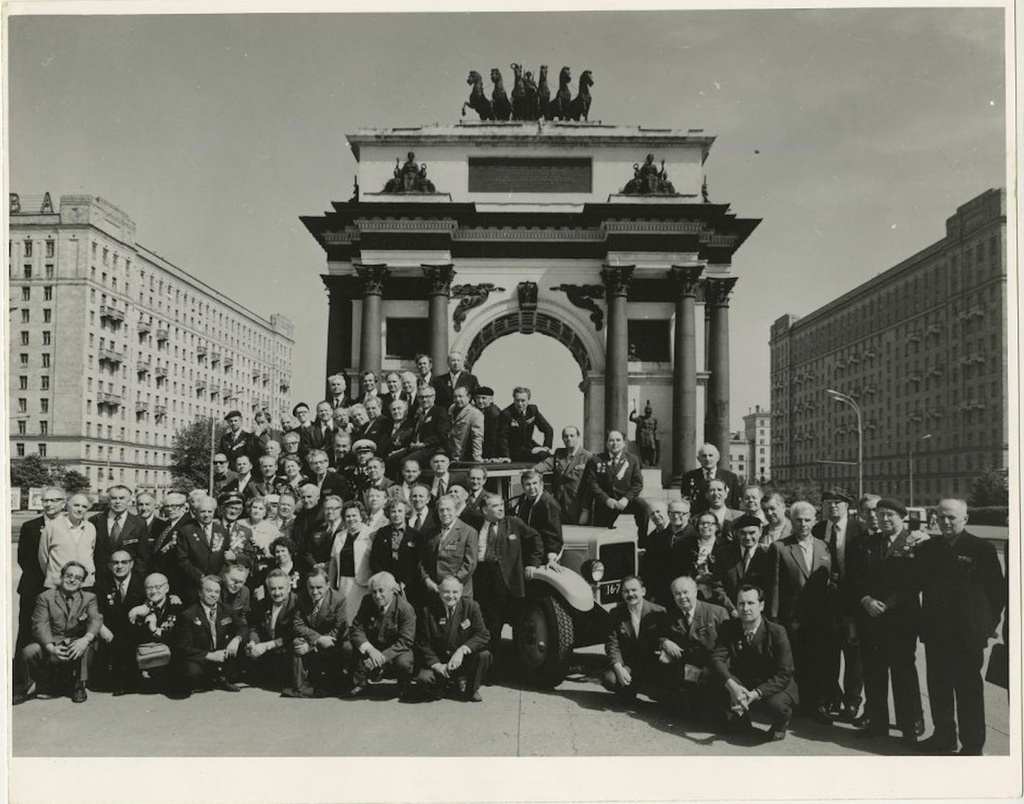 Фото "Групповой портрет журналистов, работавших в военной прессе", 1975 ...