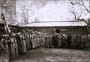 Красноармейцы, 19 апреля 1924. Третий справа в первом ряду – дедушка Федор Алексеевич Антонов. Фотография хранилась в его архиве.&nbsp;