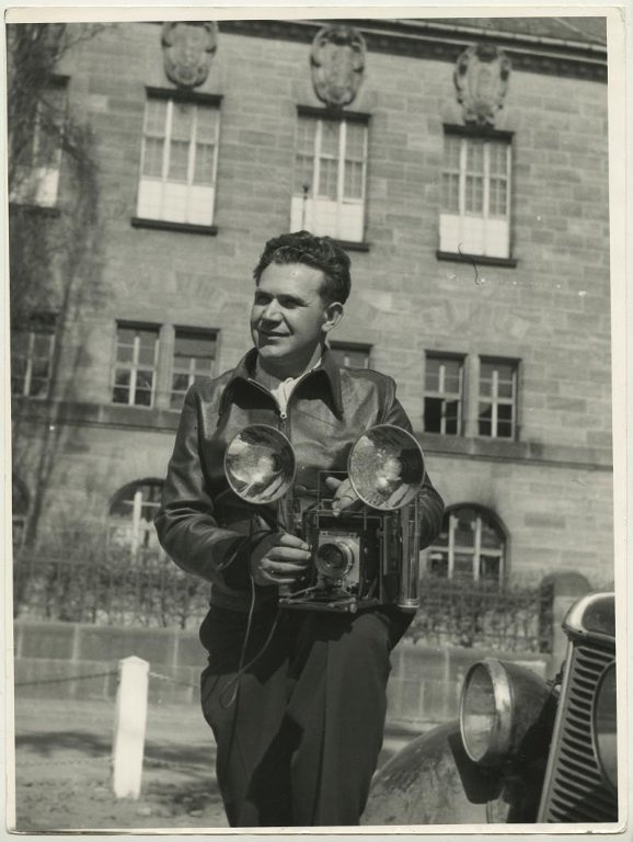 Фото "Евгений Халдей в Нюрнберге", 1946 год, Германия, г. Нюрнберг ...