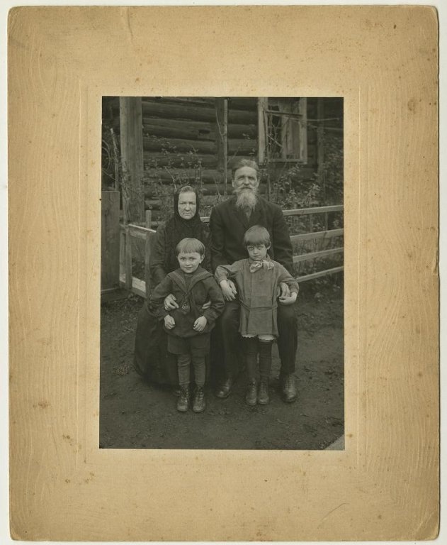 Фото "Групповой портрет", 1920-е - История России в фотографиях