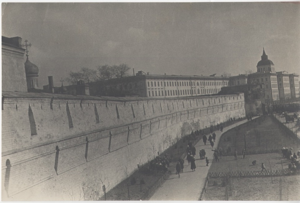 Китайгородская стена на Москворецкой набережной, 1934 год, г. Москва. Видео «Так говорил Каганович» с этой фотографией.
