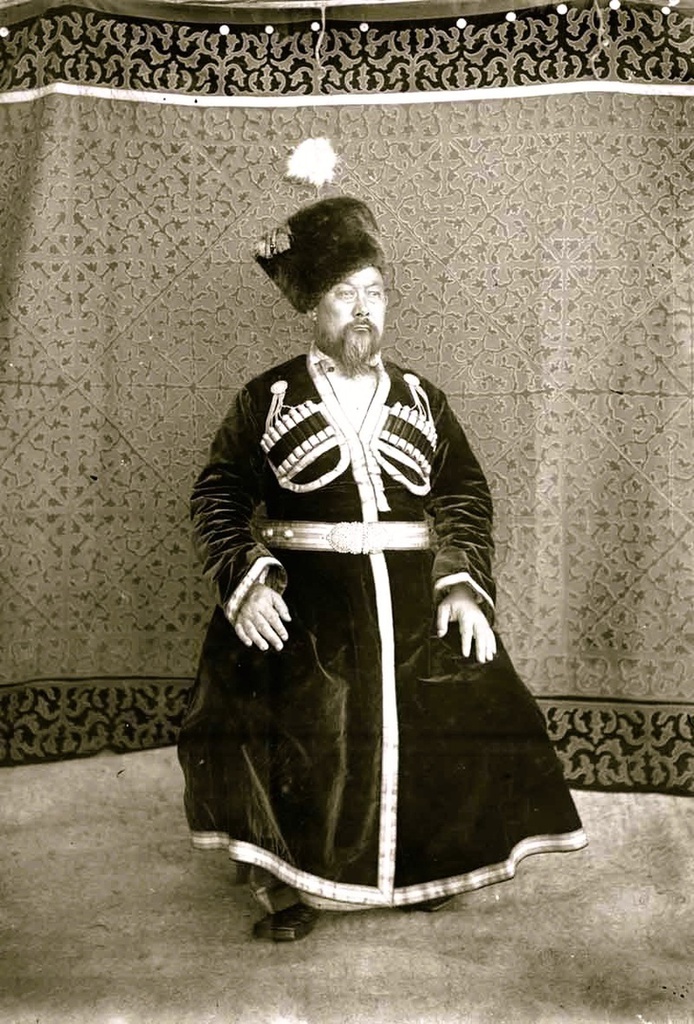 Казахский родоправитель, находящийся на русской службе, из Лепсинского уезда, 1897 - 1898, Семиреченская обл., Лепсинский у.