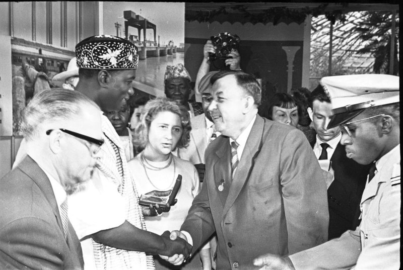 Фото "Прием в Госплане СССР первого президента и главы правительства ...