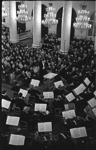 Швейцарский дирижер Жан Мейлан с оркестром в Колонном зале дома Союзов, 1955 - 1965, г. Москва