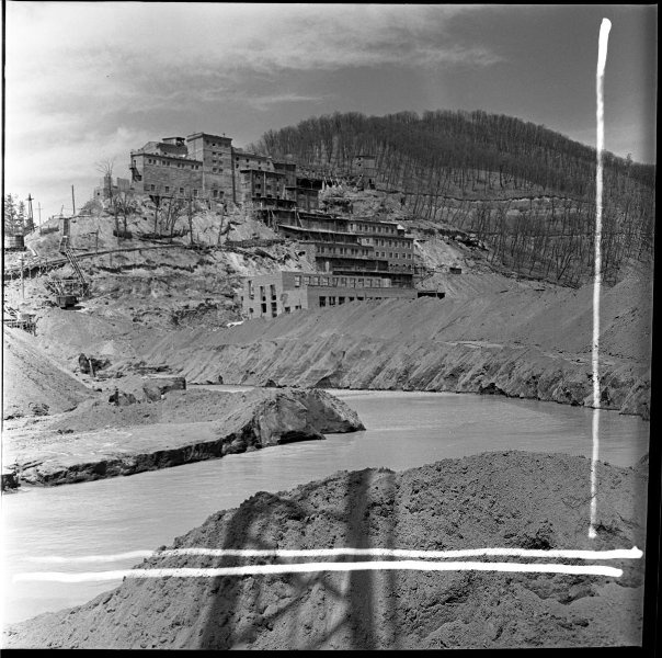 Хрустальненский горно-обогатительный комбинат, 1963 - 1965, Приморский край, Кавалеровский р-н, пос. Лудье. После 1972 года – пос. Фабричный.