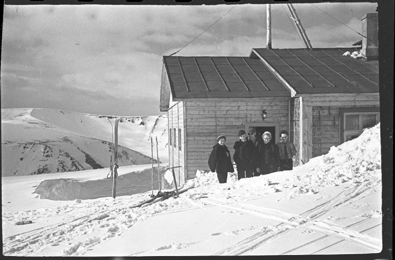 Фото "Строительство Борисоглебской ГЭС. В горах", апрель 1962 ...