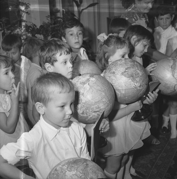 В детском саду № 1770 АПН в Малаховке. День знаний, 1 сентября 1974, Московская обл., пос. Малаховка