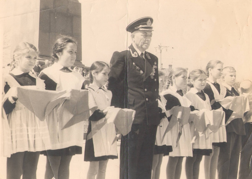 Прием в пионеры, 2 мая 1977