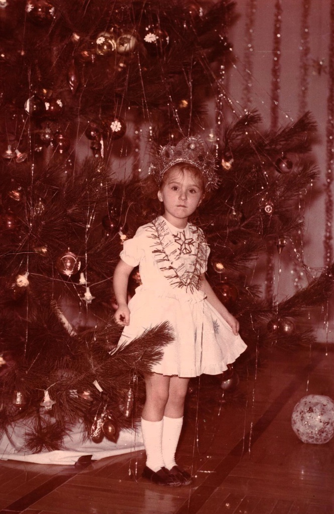 Новогодний утренник в ялтинском детском саду «Золотая рыбка», декабрь 1988, Украинская ССР, Крымская обл., г.Ялта. Настя Бурмак.&nbsp;