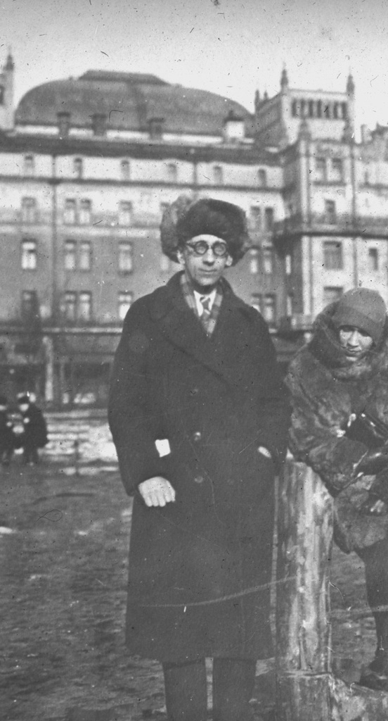 Фотография прохожих людей, 1917 - 1927, г. Москва