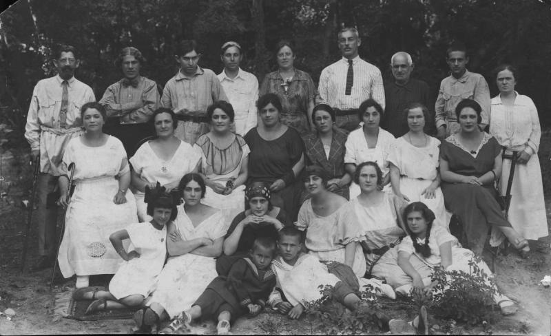 Группа отдыхающих, 1924 год, Ставропольская губ., г. Ессентуки