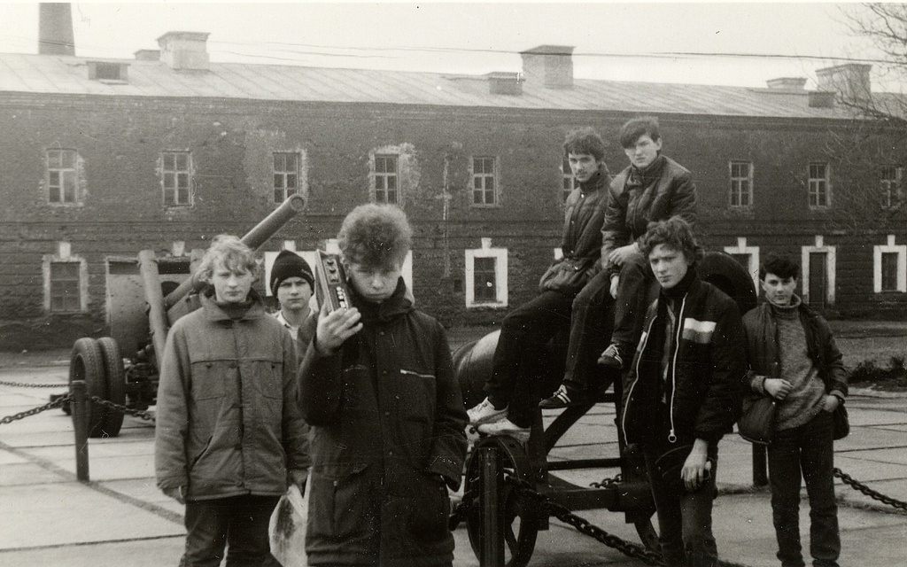 Поездка в Брестскую крепость, 1 апреля 1985 - 15 мая 1985, Белорусская ССР, г. Брест. Учащиеся 8 класса школы № 160 города Ленинграда в поездке по Белорусской ССР. Визит в Брестскую крепость-герой.