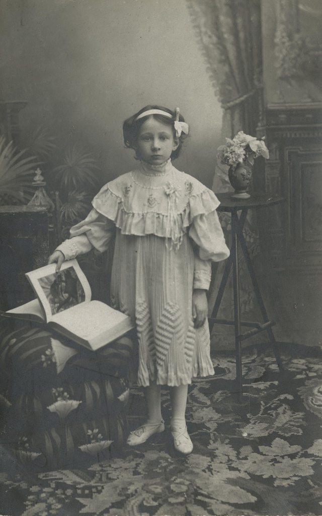 Портрет Тамары Морозовой, 1908 год, Курская губ., г. Курск. Видеовыставка «Мечта всех детей» с этой фотографией.&nbsp;