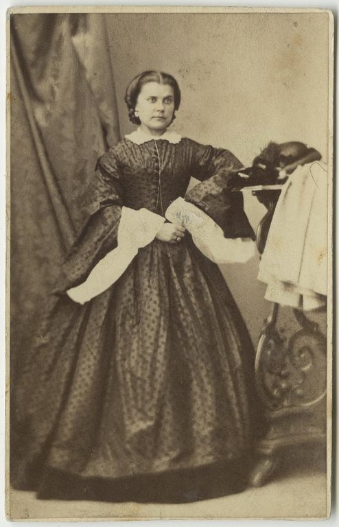Женский портрет, 1860-е