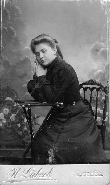 Женский портрет, 1902 год, Царство Польское, Ломжинская губ., г. Ломжа