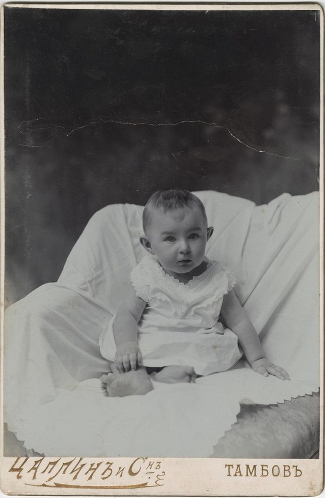 Детский портрет, август 1905, Тамбовская губ., г. Тамбов. Выставка «Сто лет с самыми маленькими» с этой фотографией.