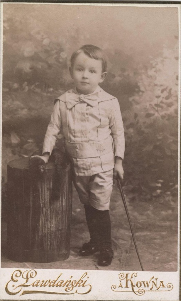 Детский портрет Викторина Столыгво, 1897 - 1898, Ковенская губ., г. Ковна. Сейчас город Каунас в Литве.