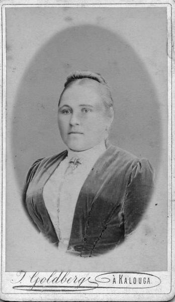 Женский портрет, 1880 - 1890, г. Калуга. Альбуминовая печать.