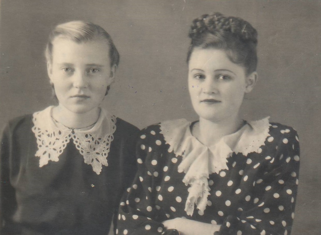 Лариса Камышева, 2 апреля 1954. В дни учебы.Фотография из архива Людмилы Щепкиной.