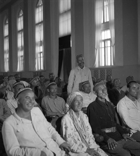 На собрании, 1958 год, Таджикская ССР