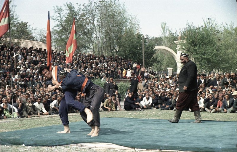 Соревнования по борьбе, 1963 - 1965, Таджикская ССР, г. Душанбе. Выставка «Поединок с холодной головой» с этой фотографией.