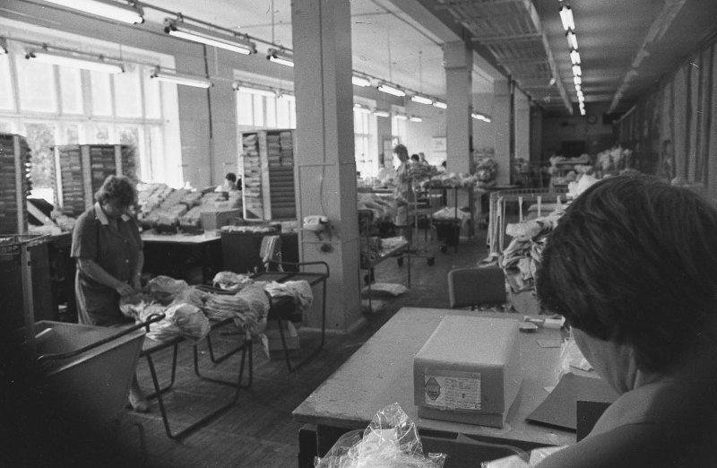 Фото "Фабрика «Черемушки»", 1990 год, г. Москва - История России в ...