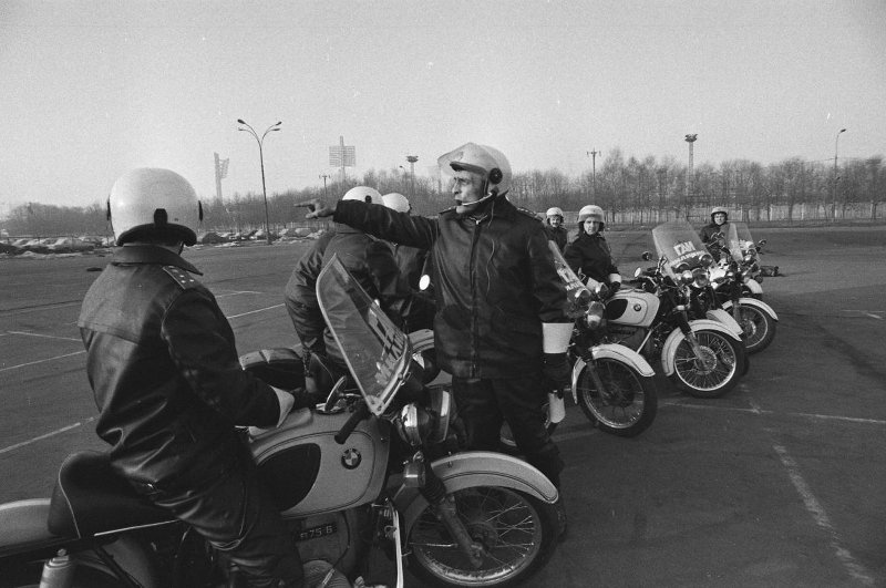 Фото "ГАИ (милиция)", 1991 год, г. Москва - История России в фотографиях