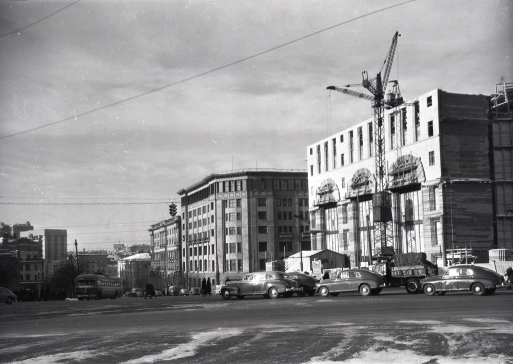 Строительство магазина «Детский мир» на площади Дзержинского, 1957 год, г. Москва